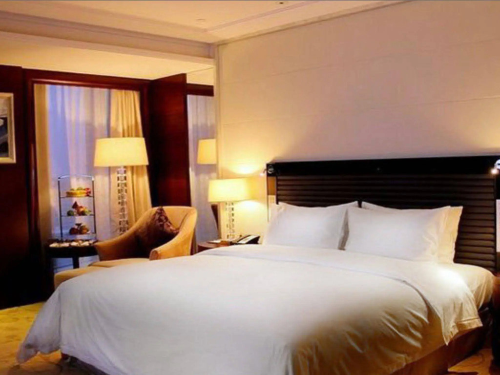 Noble International Hotel
