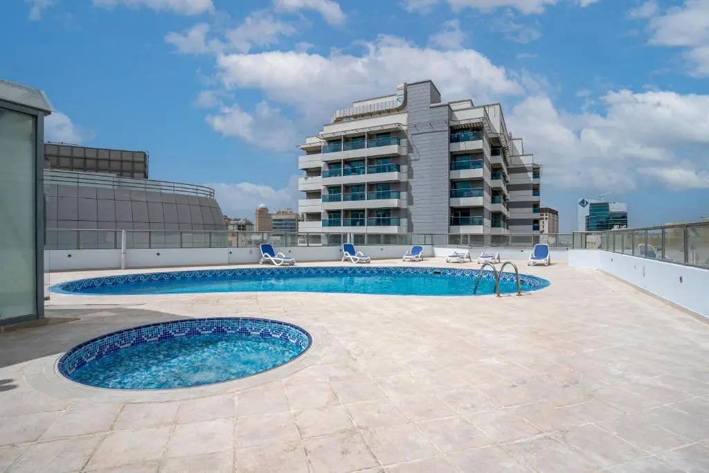 RH- 2BR apartment is Al Barsha 1, near mall & lulu