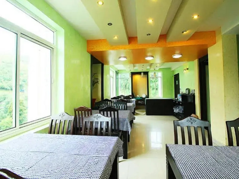 Hotel Emerald Inn
