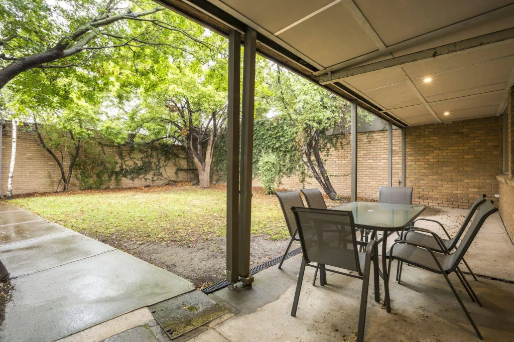 Coolaroo Hotel