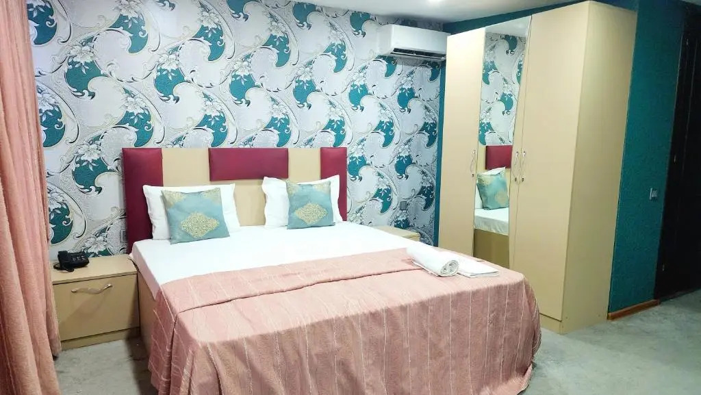 Golden Rose Hotel