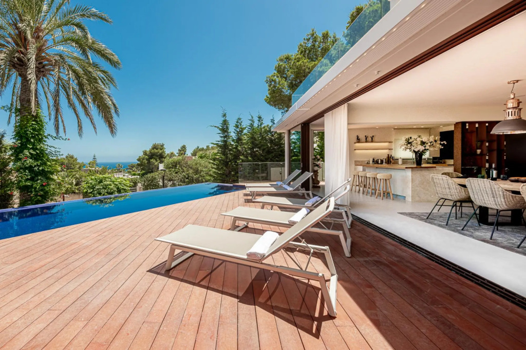 Villa Lifestyle Cap Martinet with magic seaviews