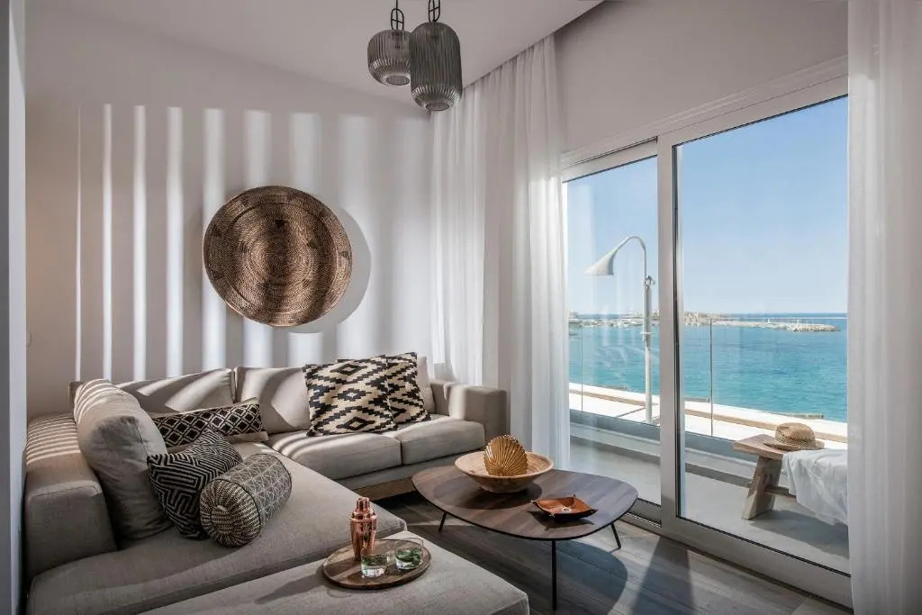 Khroma Luxury Suite 1 Beach front apartment