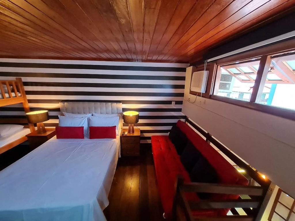 Paraíso em Cabo Frio - Duplex Beira Mar com Piscina, Em frente a Praia do Peró - Cabo Frio, com AR, SmartTv, Wi-fi, Roupa de Cama e banho, Portaria 24 horas, Estacionamento, Completo
