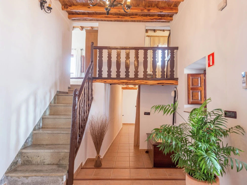 Authentic Finca with Swimming Pool & Hot Tub near Beach
