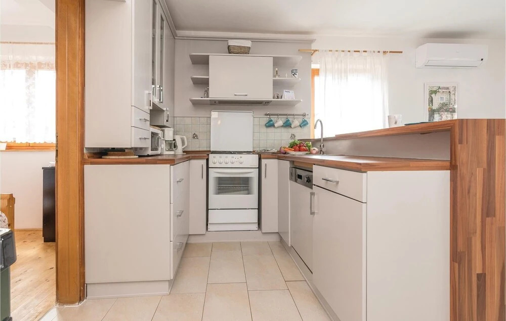 Amazing Home in Maslenica With 4 Bedrooms