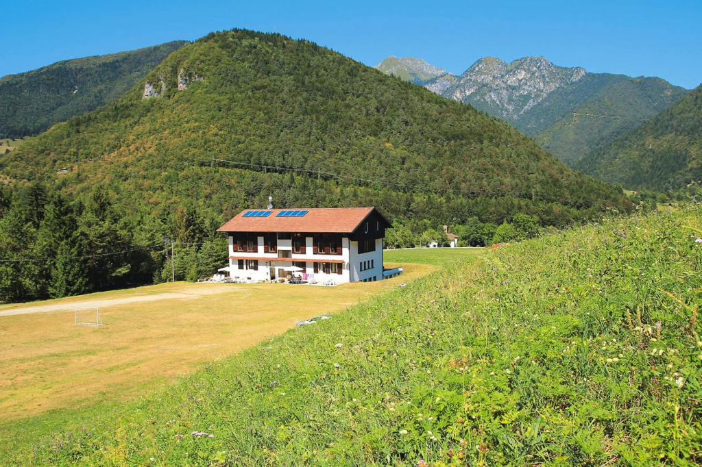 in Bezzecca with 1 bedrooms and 1 bathrooms