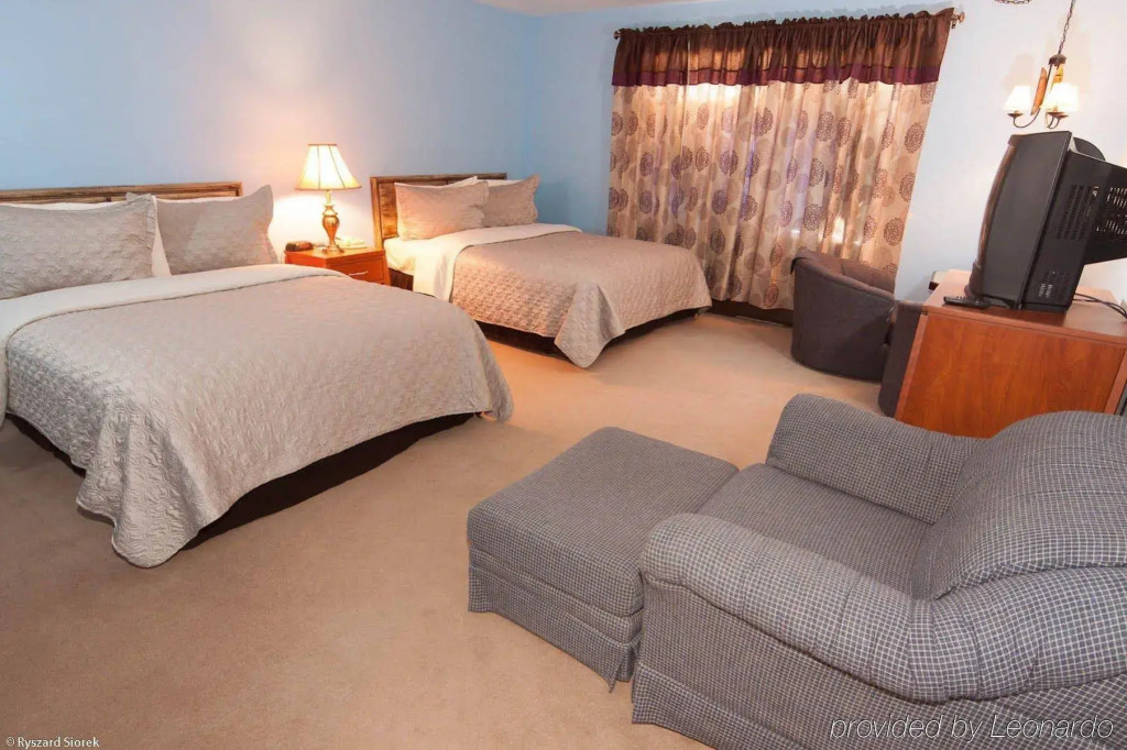Valley Hi Hotel
