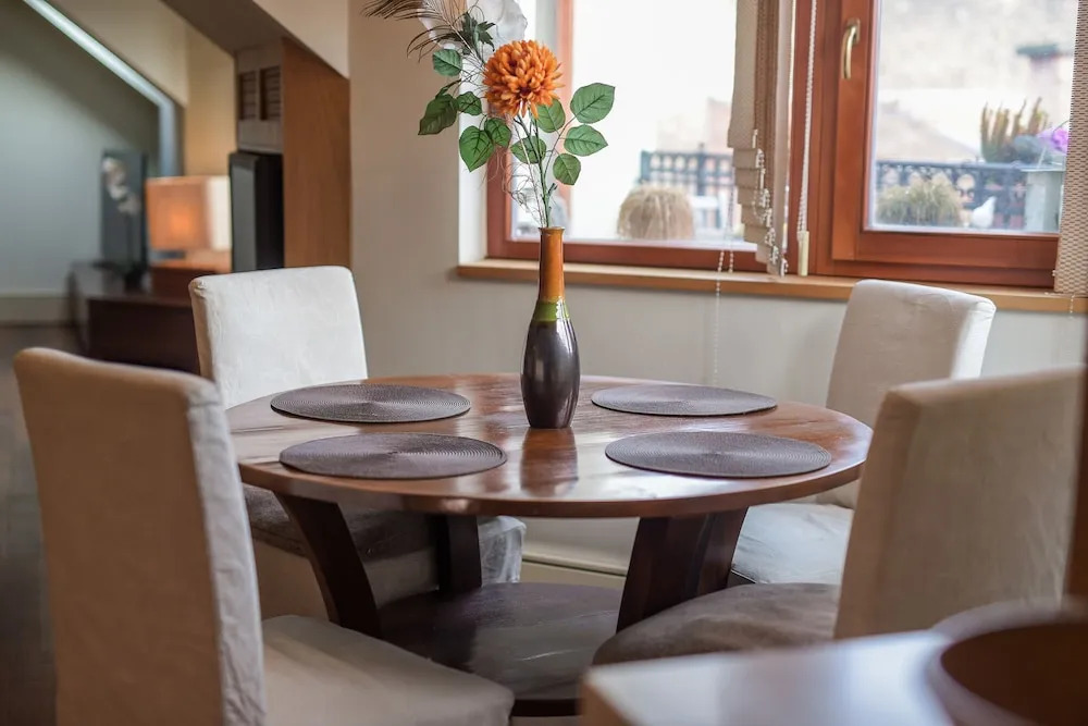 Pelicanstay Montaigne Apartments