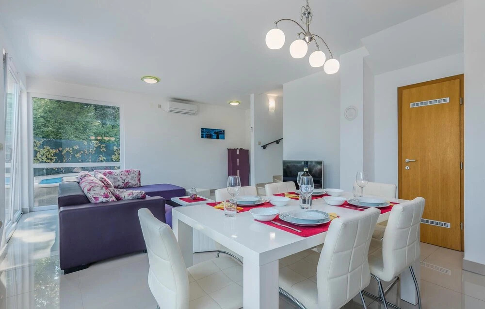 Amazing Home in Kornic With Outdoor Swimming Pool, Wifi and 6 Bedrooms