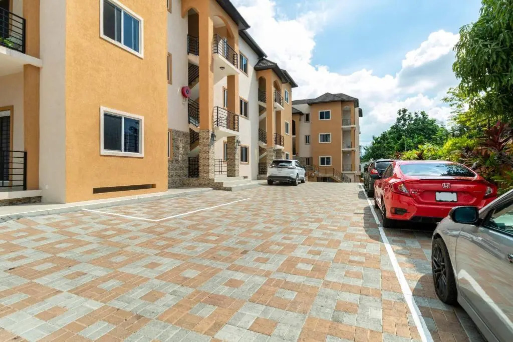 Luxury Living Modern & Contemporary Home With Brand New Pool in Manor Park