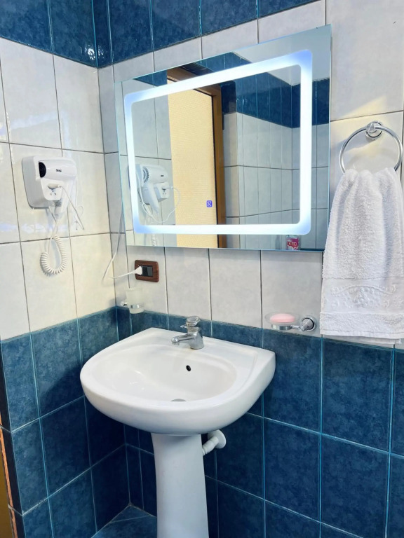 1 Apartment 2-3 Adults 20 minutes by Walk to City Center Free Parking