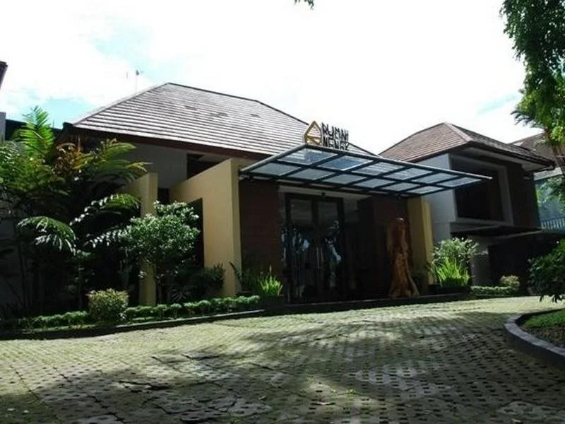 Rumah Nenek Hotel & Restaurant