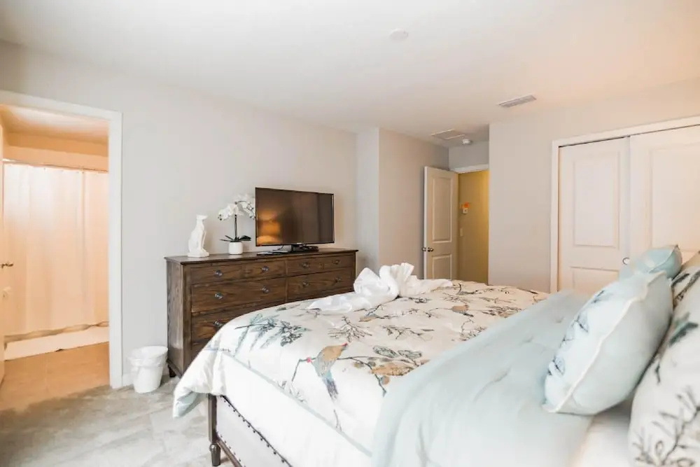 5131 Compass Bay