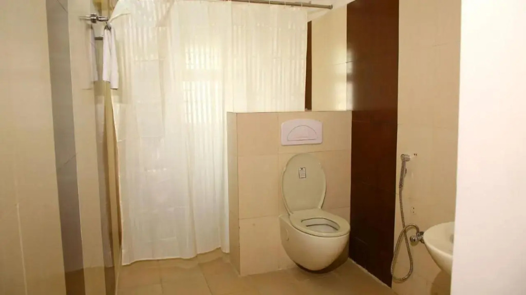 OYO 12459 SilverKey Gachibowli