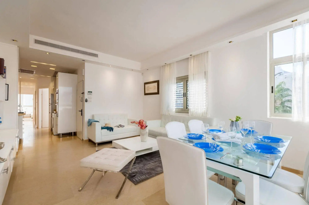 Renovated White House - Banana Beach