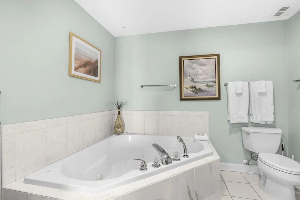 Admirals Quarters 508- Luxury Beachfront Condo 3 Bedrooms 3 Baths 5th Floor