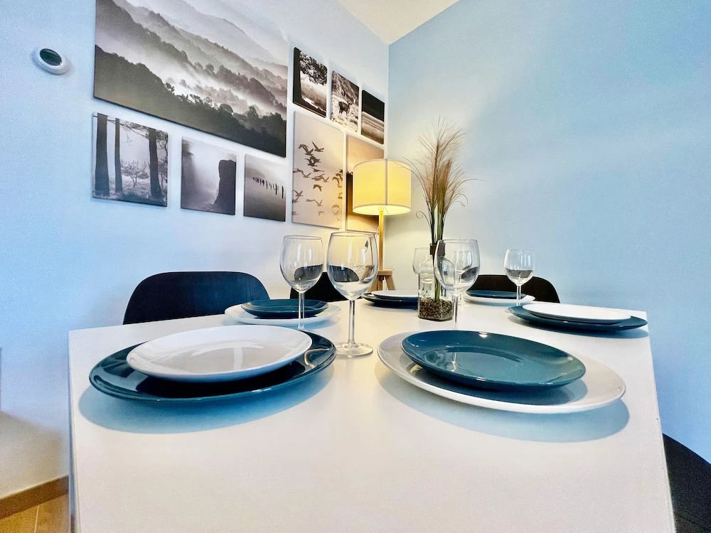 OneLuxStay near Fashion District