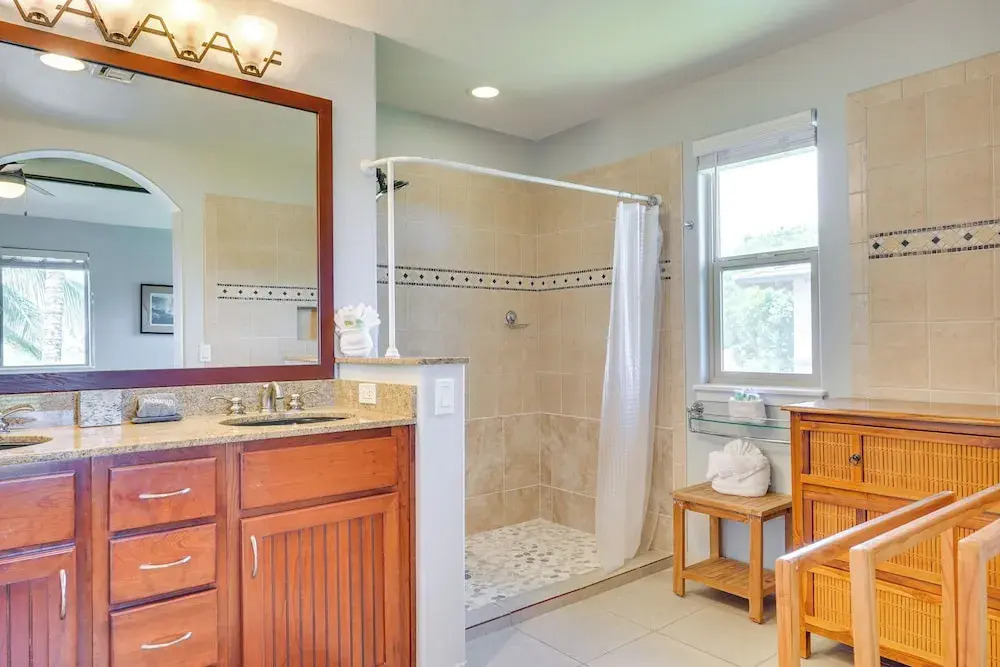 Luxe Maunalani Resort Condo w/ Pool + Beach Access