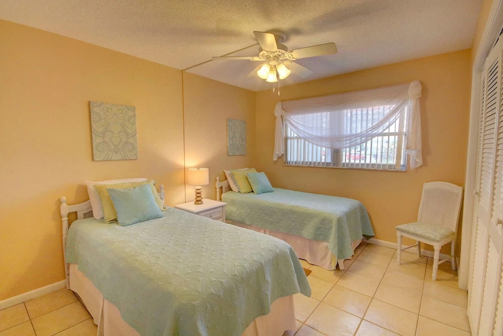 118 El Matador 2 Bedroom Condo by RedAwning