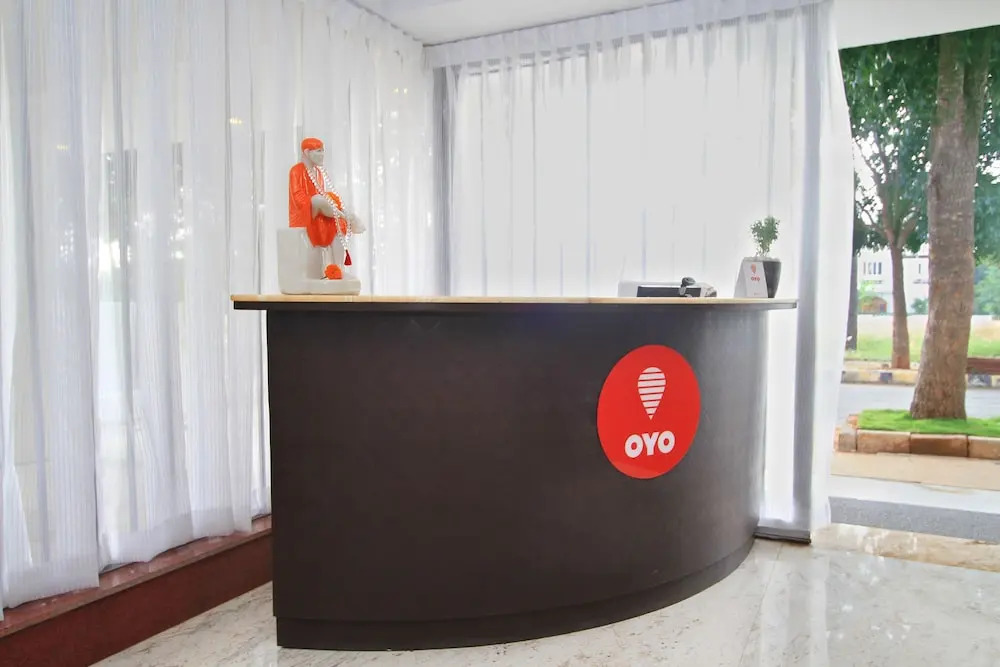 OYO 10002 Hotel Canary Hop