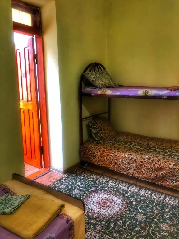Full House Hostel