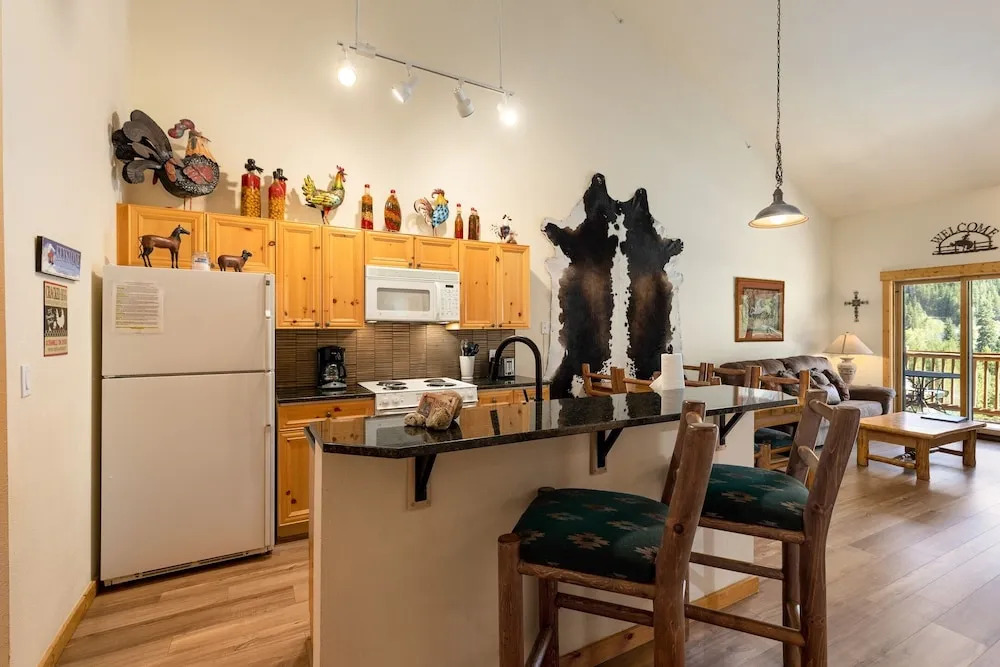 2674 Tenderfoot Lodge 2 Bedroom Condo by RedAwning