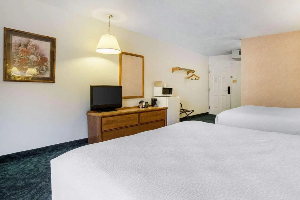 Rodeway Inn Whitehall