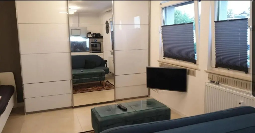 Apartment mit schöner, moderner Einrichtung