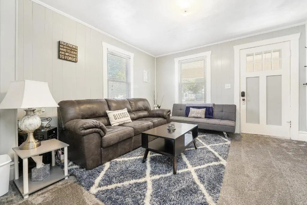Cutest Nibley Park Bungalow