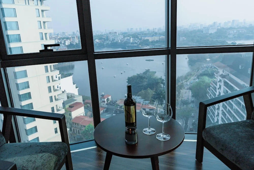 Legend Westlake Hotel
