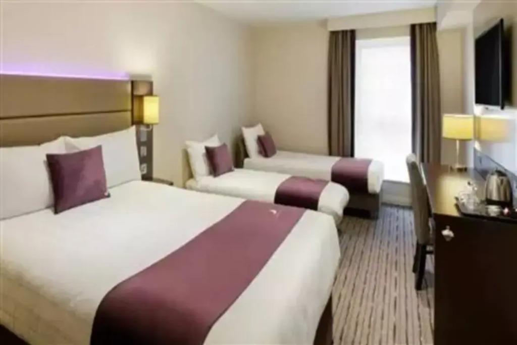 Premier Inn Cheltenham Town Centre