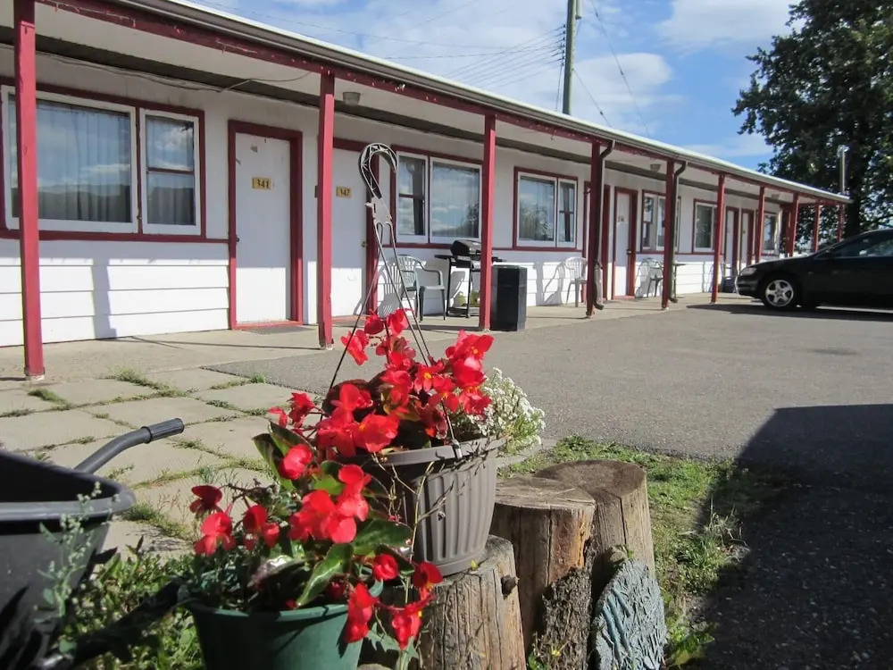 Chetwynd Court Motel