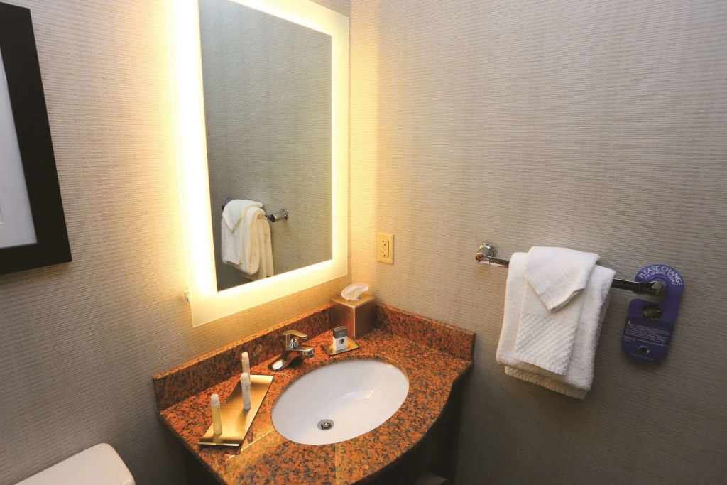 Отель Wyndham Garden Westlake