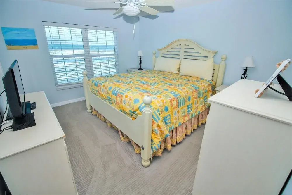 Point East 301