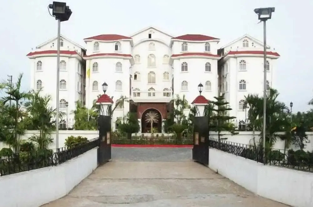 Hotel East Palace