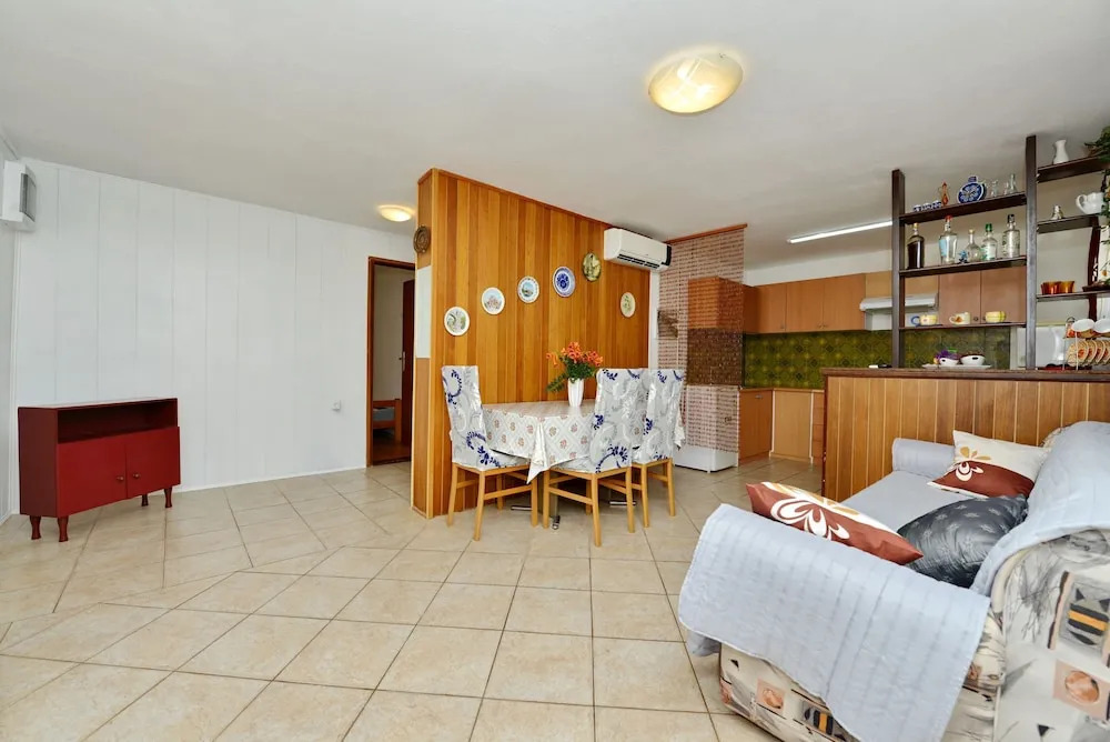 Apartment Velimir