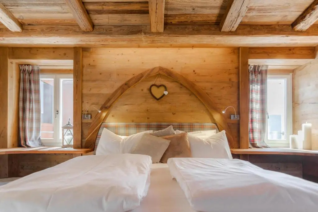 John Luxury Suites