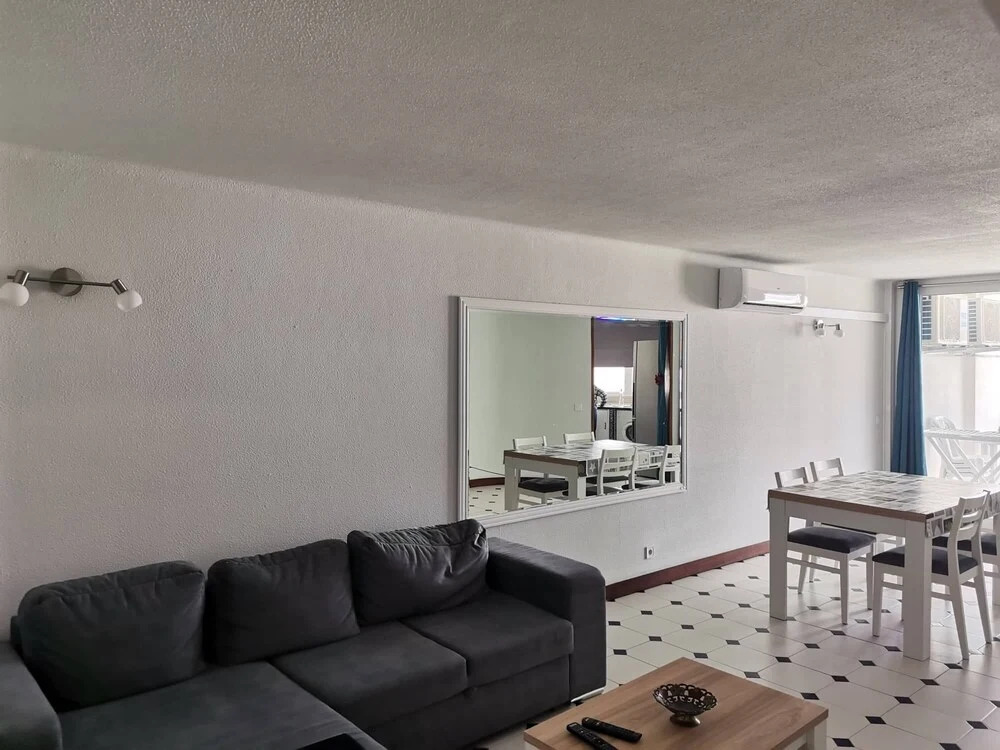 Cozy 1-bed Apartment Near Oura Beach