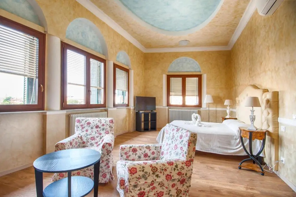 Lady Verona Residence