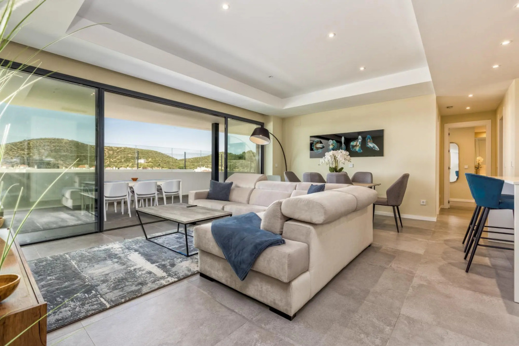 Luca in Fuengirola with 2 bedrooms and 2 bathrooms