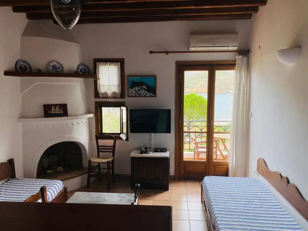 Mealos Apartments
