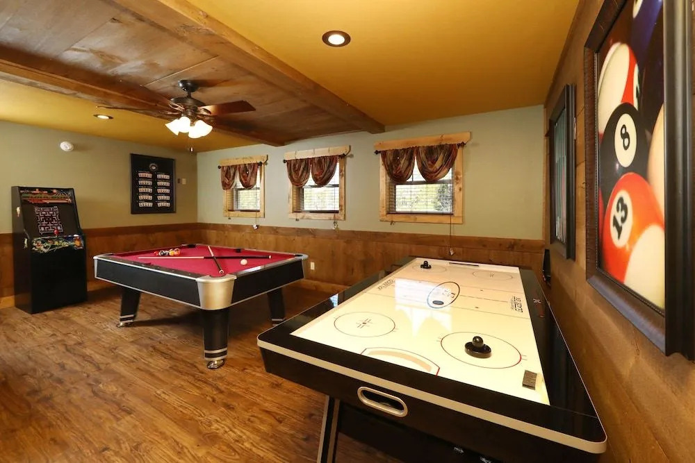 Hilltop Haven - Four Bedroom Chalet