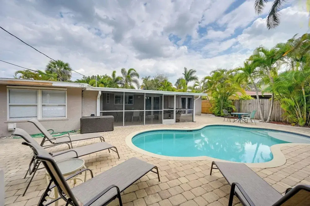 ‘Pelican Nest’, Tropical Naples Villa w/ Pool