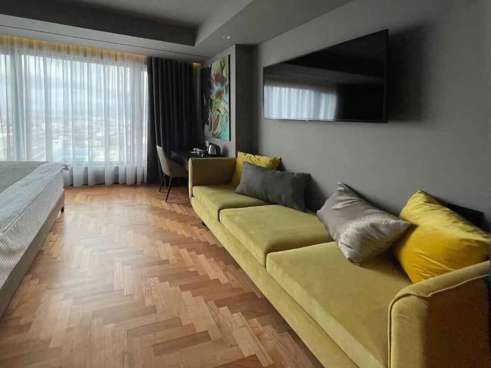 Arka Art Hotel