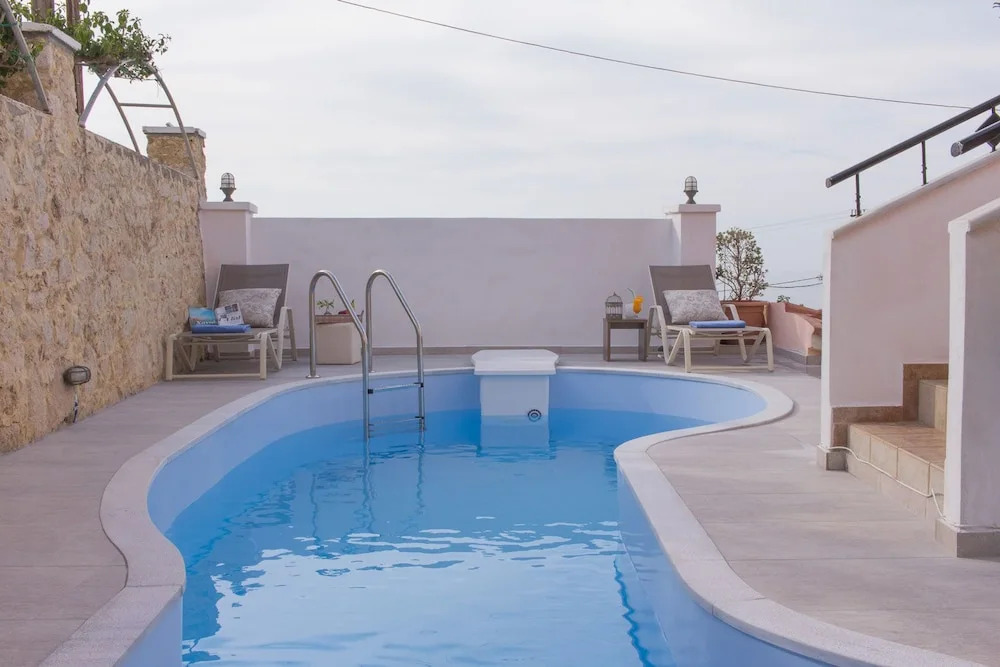 Villa Araucaria private pool Jacuzzi Seaview