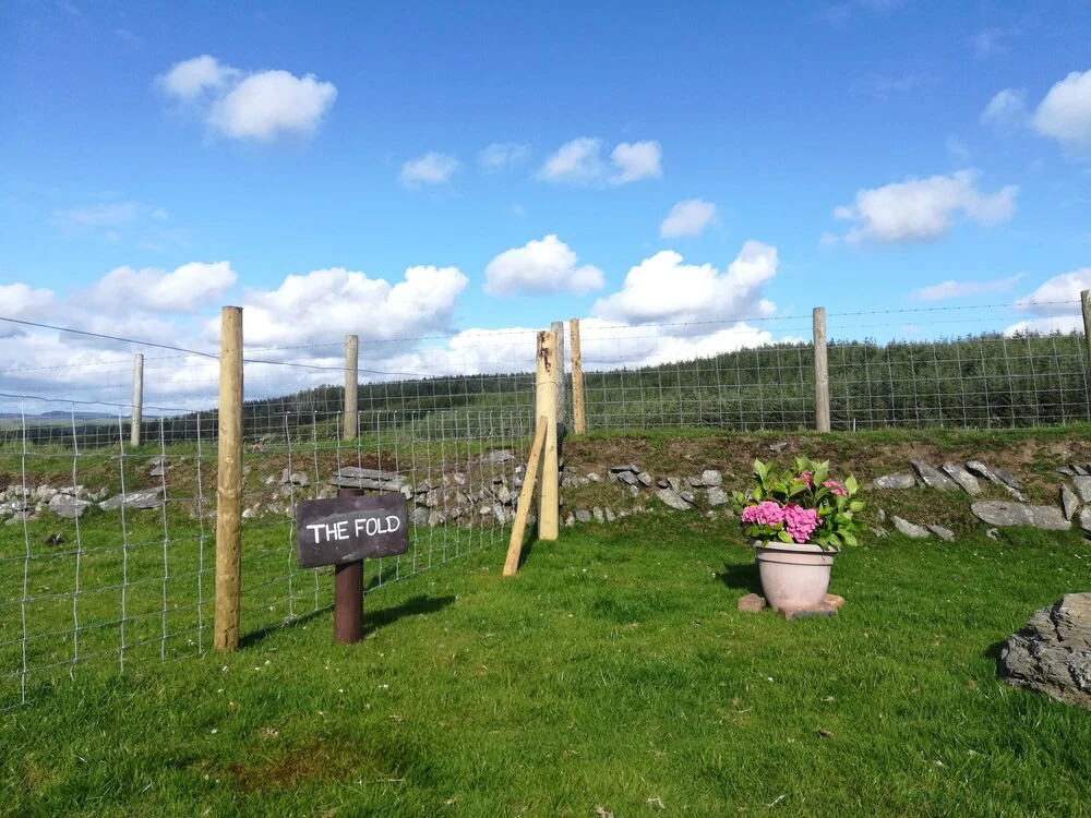 Beautiful 4-bed Wigwam Yurt in Tynygraig