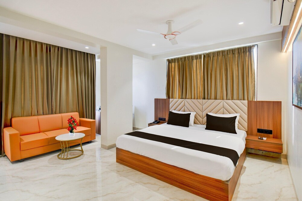 Palette Hotel Chakan K9