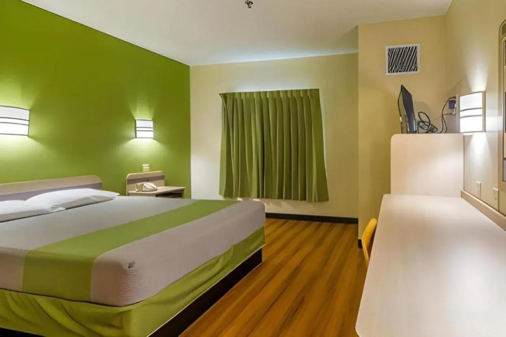 Econo Lodge Hot Springs South