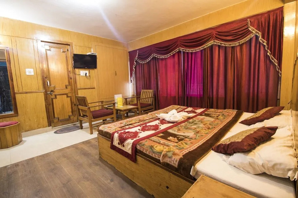 Triveni Hotel